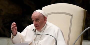 El papa Francisco afirmó este viernes que la Iglesia continúa sus esfuerzos para hacer justicia en favor de las víctimas de abusos sexuales a manos de miembros eclesiásticos. Foto: Los Andes.