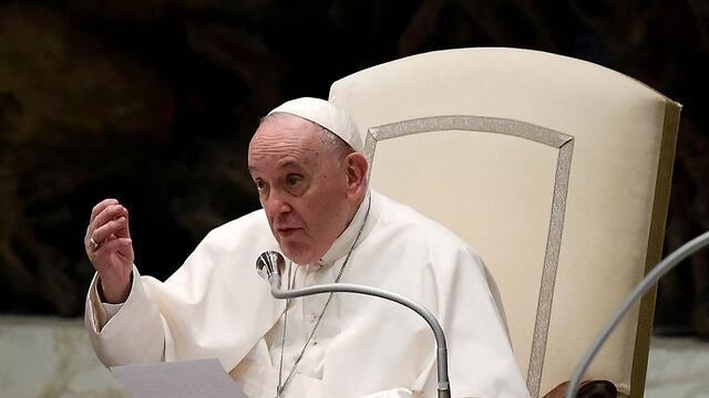 El papa Francisco afirmó este viernes que la Iglesia continúa sus esfuerzos para hacer justicia en favor de las víctimas de abusos sexuales a manos de miembros eclesiásticos. Foto: Los Andes.