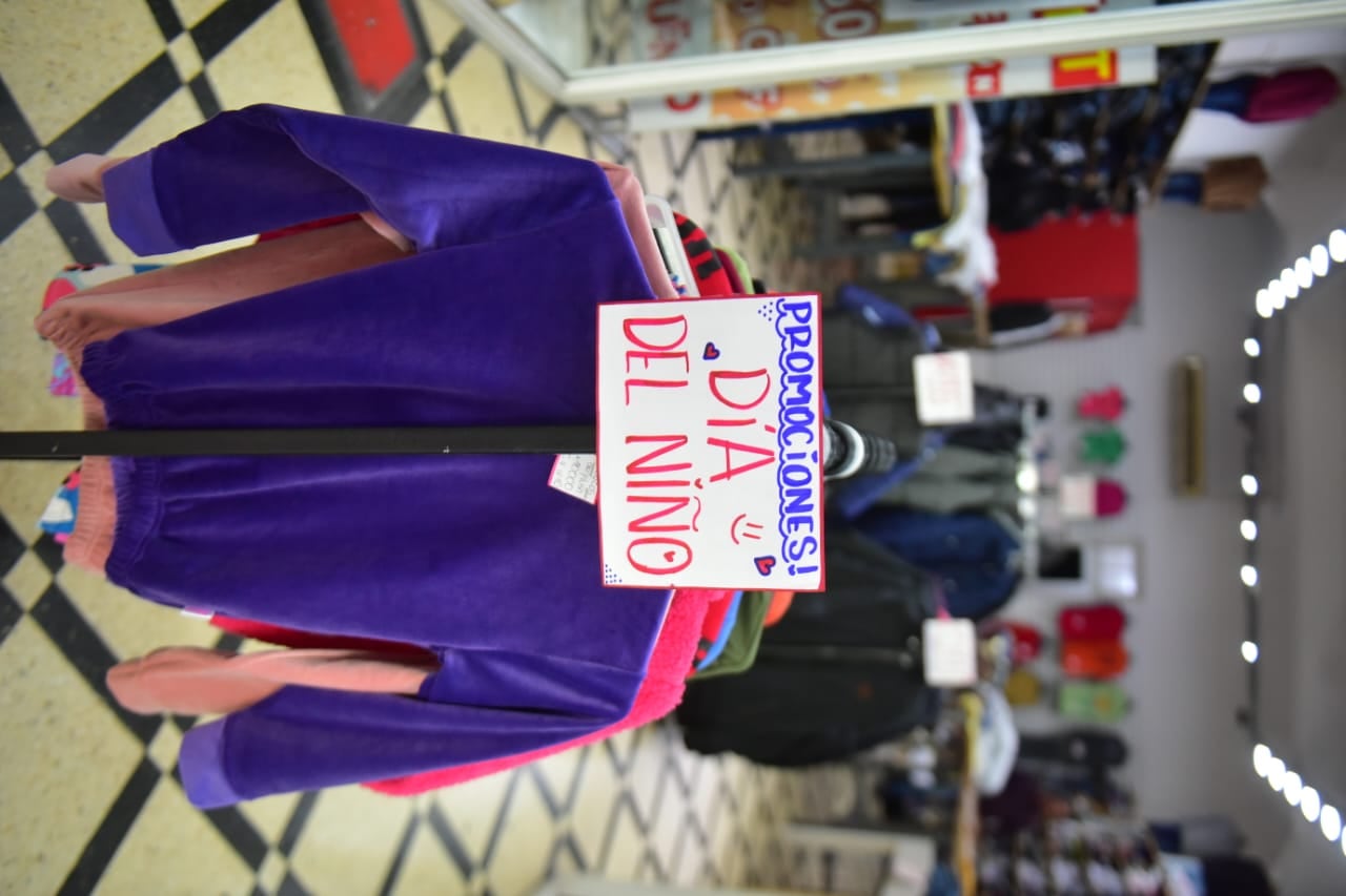 Los comercios en Córdoba esperan repuntar las ventas para el Día de la Niñez. (José Gabriel Hernández / La Voz)