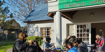 Tendiendo Puentes: centro de día que depende de la Comuna de Soldini (Facebook Tendiendo Puentes)