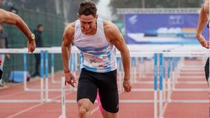 Renzo Cremaschi en el Sudamericano de Atletismo en Sao Paulo. Finalizó quinto en los 110 metros con vallas.