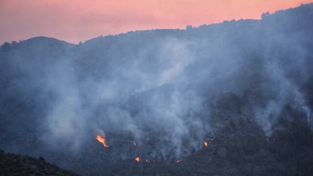 El incendio no logra ser controlado