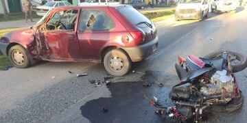 La moto quedó completamente destruida.