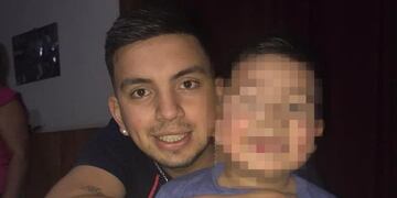 Luciano Nahuel "Chano" Gómez fue acribillado la semana pasada en la "Plaza del Triángulo" mientras jugaba con su hijo. (Facebook)