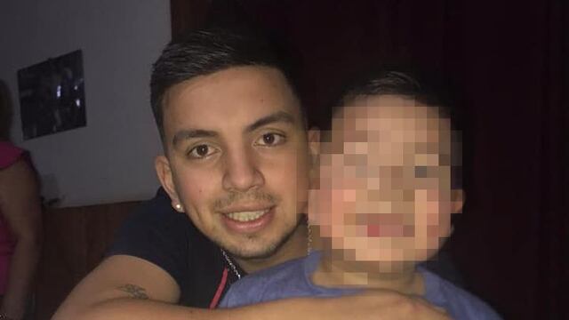Luciano Nahuel "Chano" Gómez fue acribillado la semana pasada en la "Plaza del Triángulo" mientras jugaba con su hijo. (Facebook)