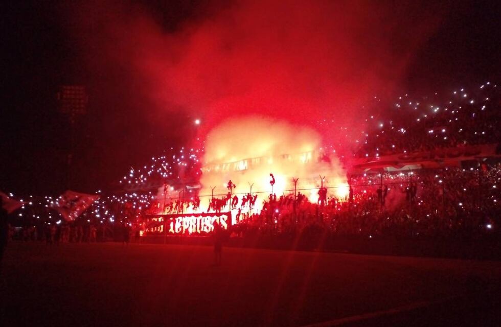 Los hinchas de Newell’s vivieron una fiesta en el banderazo, previo al clásico rosarino