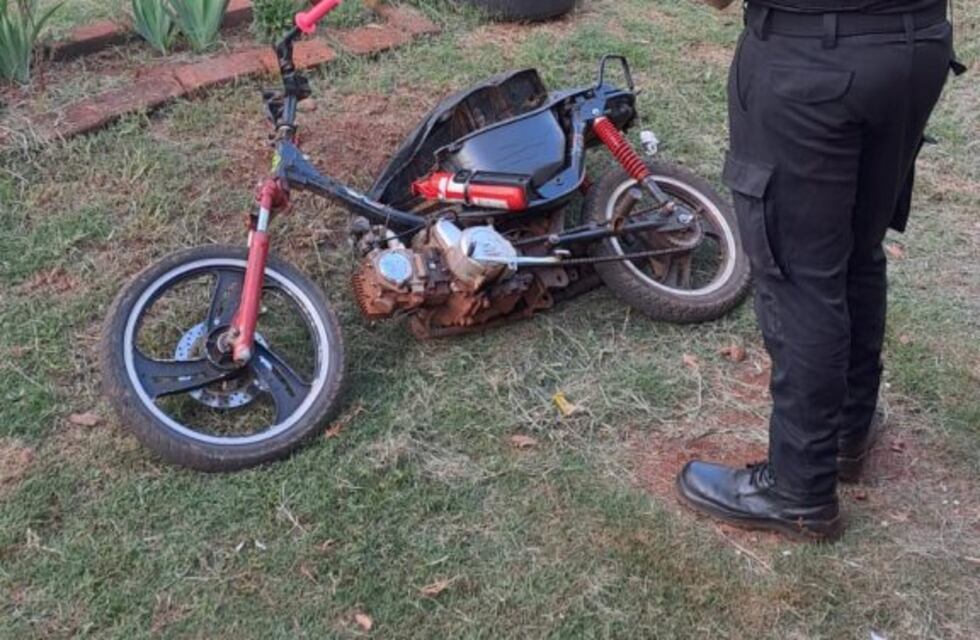 Recuperan motocicleta robada en Oberá y detienen a un joven