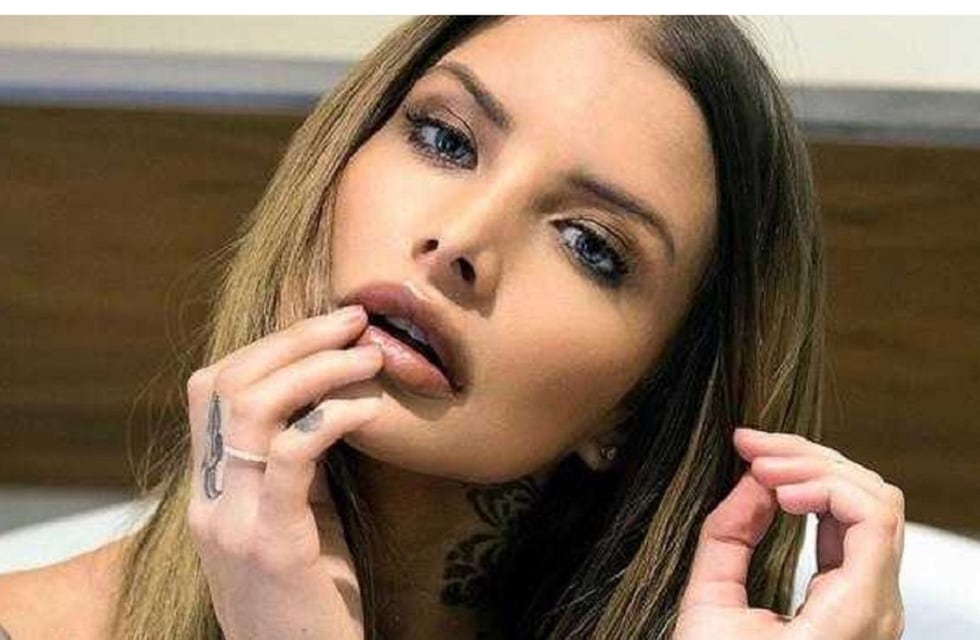 La historia de la actriz porno con dos vaginas que gana 60.000 dólares por mes