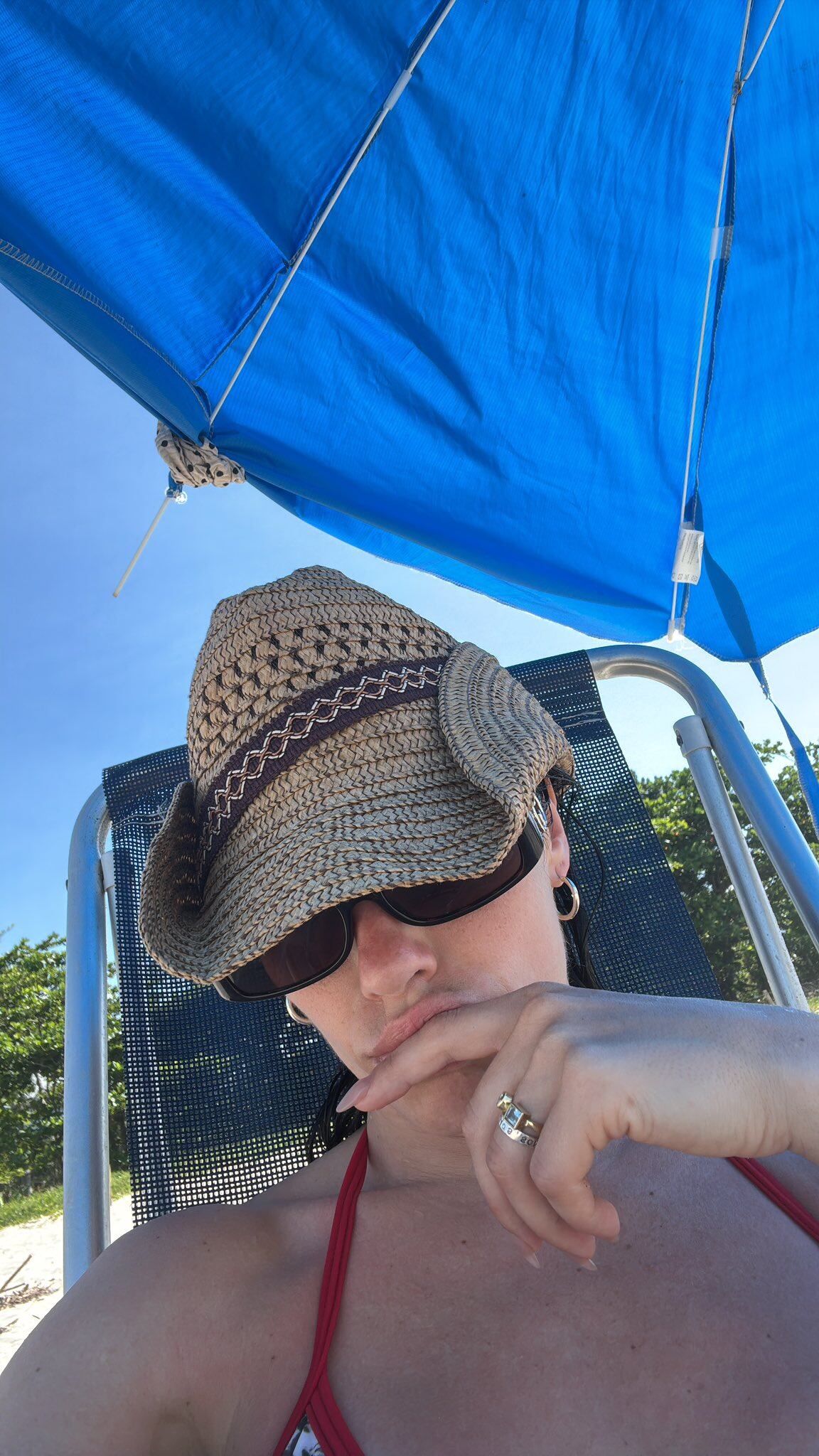 ¡Nadie se dio cuenta! Las fotos de Lali con el anillo que pasaron desapercibidas