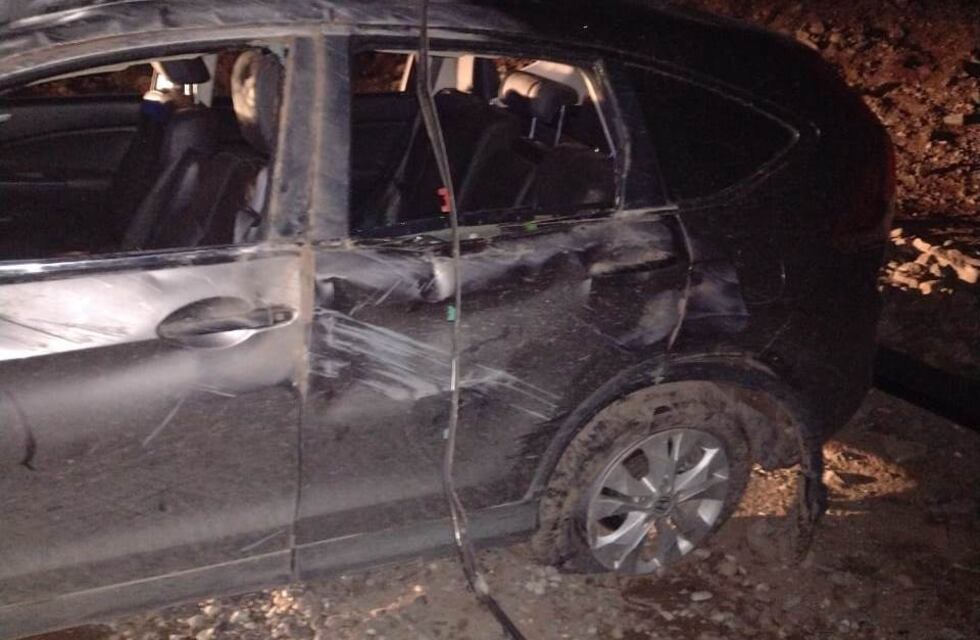 Turistas volcaron en la ruta 40 en Malargüe