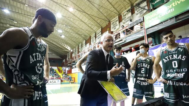 Claudio Arrigoni destacó la tarea defensiva de Atenas en la levantada del equipo en la Liga Nacional. (Germán Ruiz / Prensa Atenas)