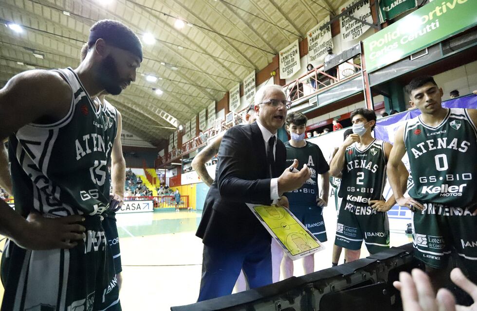 Atenas tropezó en Corrientes: abultada derrota ante Regatas