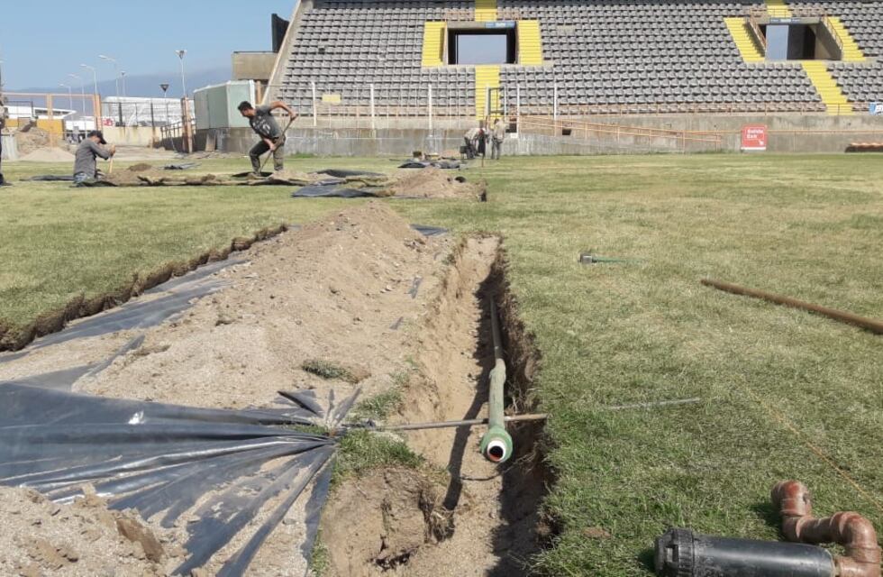 Siguen los trabajos de recuperación en el Estadio Provincial Bicentenario