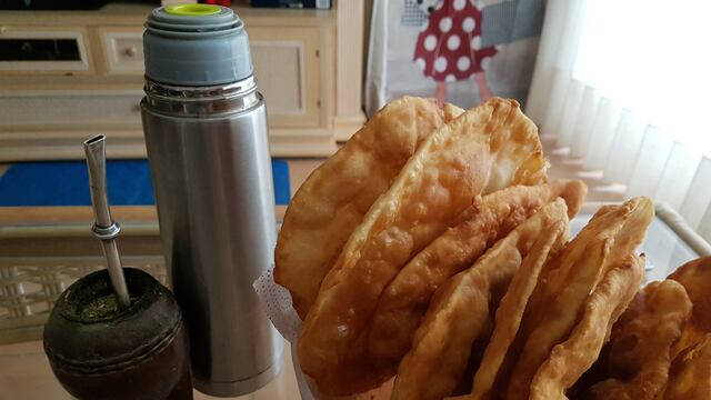 ¿Dulces o saladas?: deleitate en una tarde de lluvia haciendo esta receta económica de tortas fritas