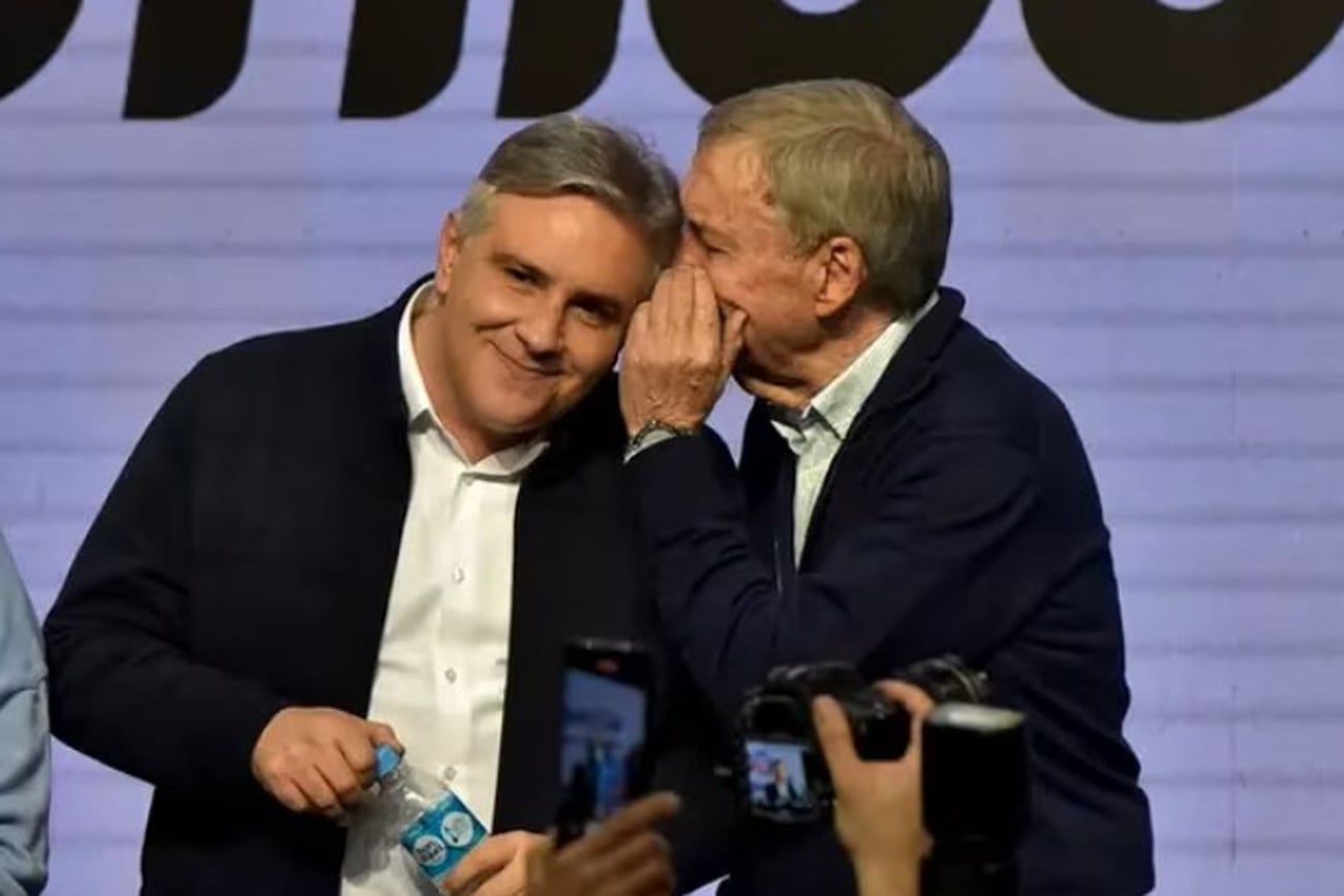 Peronismo cordobés: Martín Llaryora y Juan Schiaretti, en foto de campaña en 2023. (La Voz)
