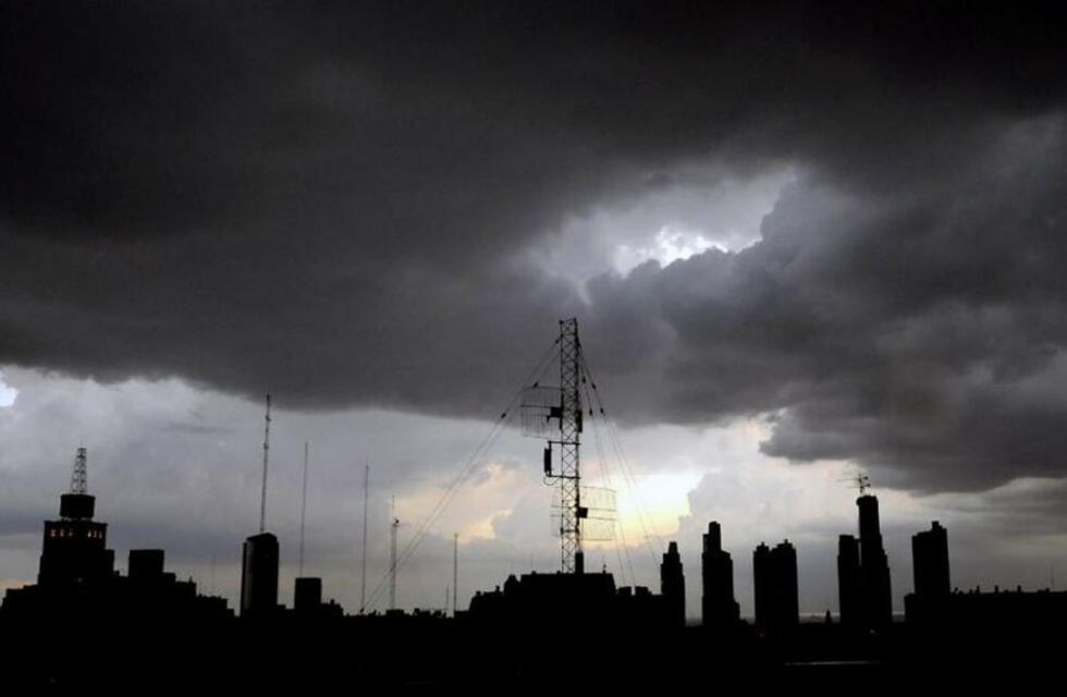 Emiten un alerta meteorológica por tormentas fuertes para el norte y este de Córdoba