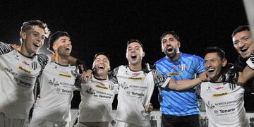 Liniers superó 5 a 0 a Independiente de San Cayetano y avanza en el Federal Amateur.