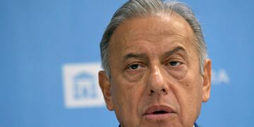 El ministro de Seguridad de Mendoza Raúl Levrino, luego de que la oposición exigiera su presencia desde hace meses. El funcionario se presenta ante la Comisión Bicameral de Seguridad para responder inquietudes y exponer ante los legisladores.
Foto: Orlando Pelichotti