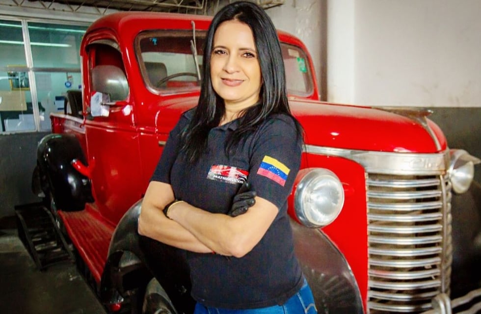 Vendió sándwiches, lavó autos y hoy tiene su propio taller mecánico: conocé la historia de Samira que la llevó de Venezuela a Salta