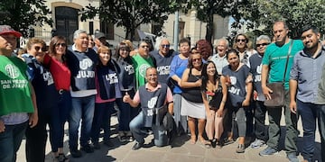 Los sindicalistas reclamaron "una urgente recomposición salarial que contemple la pérdida del 2022 y la creciente inflación en curso".