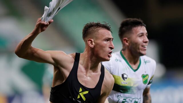 Brian Romero, celebrando el triunfo agónico de Defensa y Justicia ante Palmeiras.