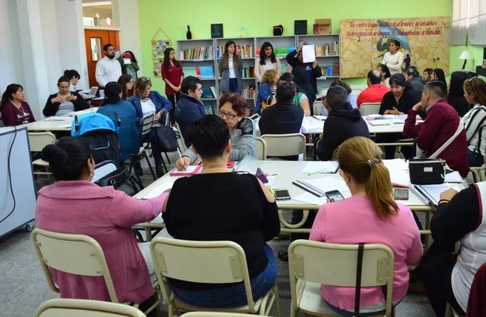 La Escuela de Idiomas de la Provincia necesita docentes