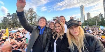 El economista y sus militantes se encontraron en el Monumento el 14 de noviembre.