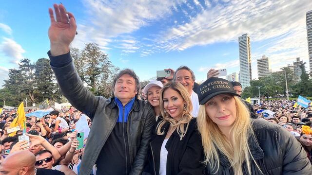 El economista y sus militantes se encontraron en el Monumento el 14 de noviembre.