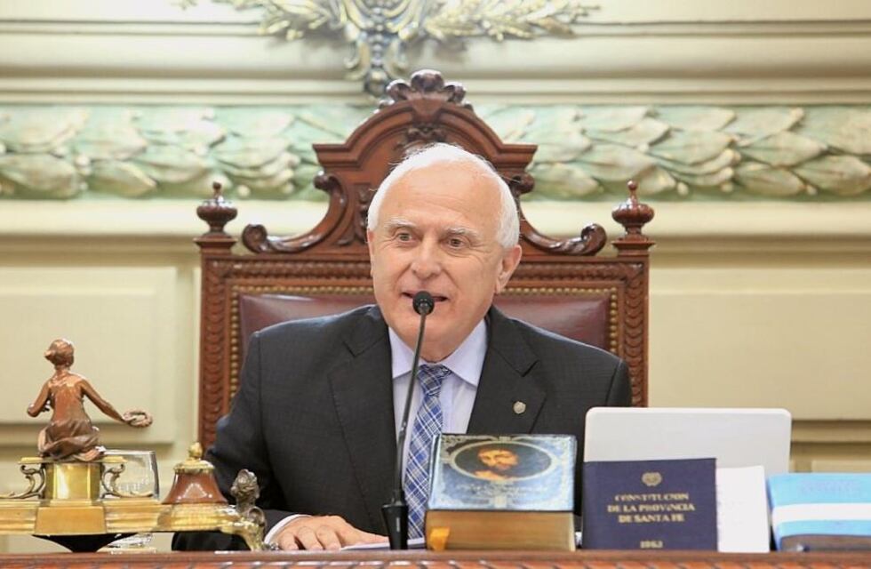 Miguel Lifschitz continúa con respirador y se multiplican mensajes de apoyo