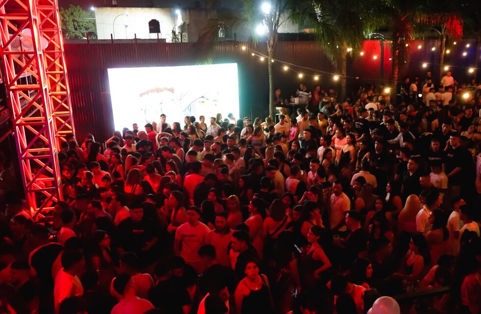 Descontrol en Tucumán: botellazos, corridas y trompadas en un boliche repleto de gente