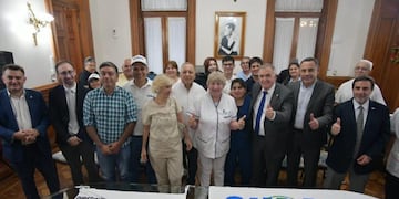 Gobierno y Sindicatos de la Salud llegan a un acuerdo salarial que beneficia a miles de trabajadores.