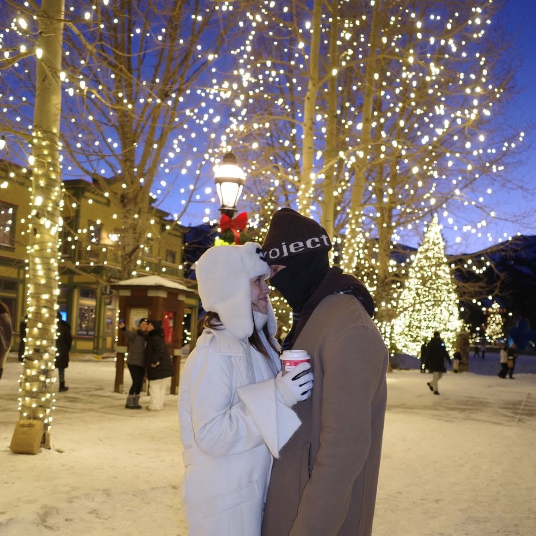 Emilia y Duki en sus vacaciones.
