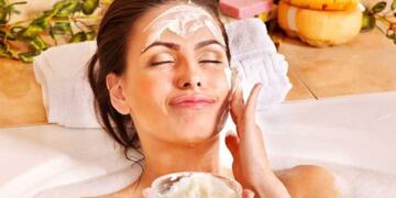 El paso a paso para cuidar la piel del rostro con yogur