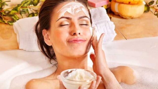 El paso a paso para cuidar la piel del rostro con yogur