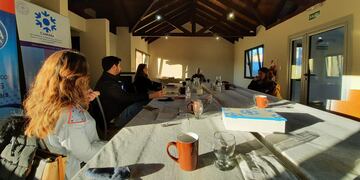 Aúnan criterios para la oferta de créditos al sector turístico y gastronómico en El Calafate.