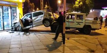 Violento accidente vial en Jara y Colón