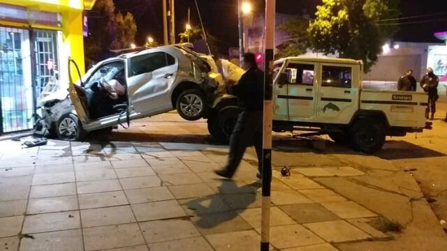 Violento accidente vial en Jara y Colón