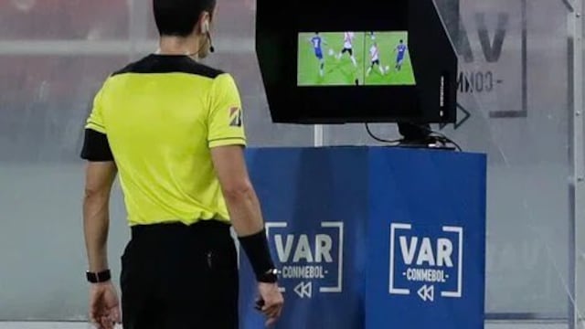 El VAR hizo su debut en la Copa de la Liga profesional y dejó algunas polémicas.