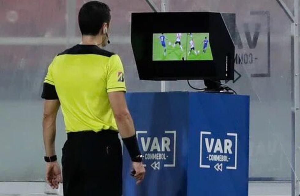 Confirman cambios en el VAR: publicarán audios y videos del momento en que se toman las decisiones