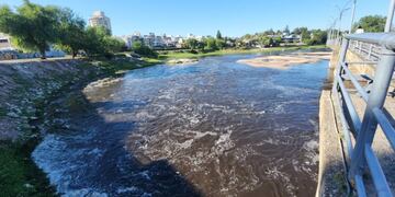 El ingreso de la creciente en el dique San Roque. (Gentileza: Carlos Paz Vivo)