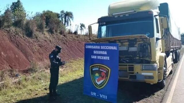 Secuestraron cinco camiones con granos de soja ilegal en San Vicente.