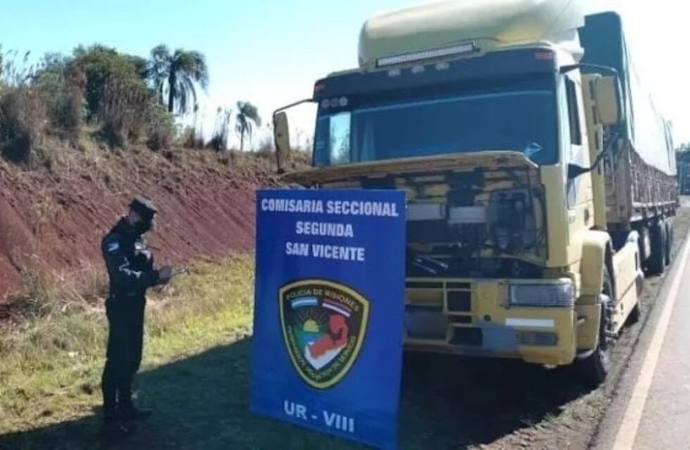 Secuestraron cinco camiones con granos de soja y bolsas de maíz ilegal en San Vicente