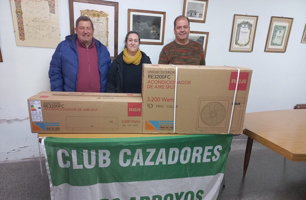 Donación del Club Cazadores Tres Arroyos a la Escuela Nº 11 de Claromecó