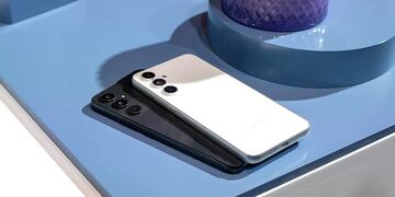 El Samsung Galaxy A54 5G es el más caro  de los teléfonos gama media premium pero también uno de los más populares y con las mejores cámaras.
