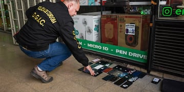 El pasado 26 de septiembre se realizaron allanamientos de la Policía en la Galería Norte y se secuestraron teléfonos robados. (Gobierno)