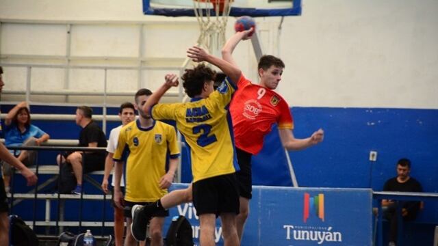 Con la participación de 700 jugadores se disputa el Nacionales de Clubes Menores
en el Valle de Uco.