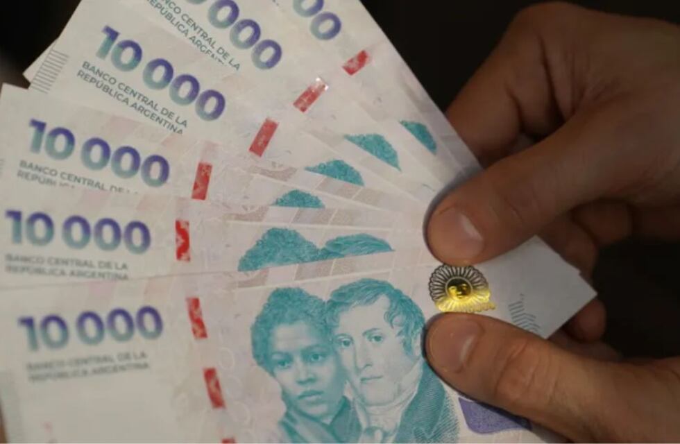 Billetes de $10.000: cómo reconocer un ejemplar falso en 5 pasos