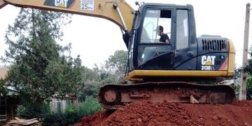Continúan realizando trabajos hídricos en Oberá.
