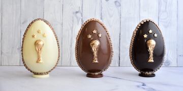 Huevos de chocolates con la Copa de Mundo