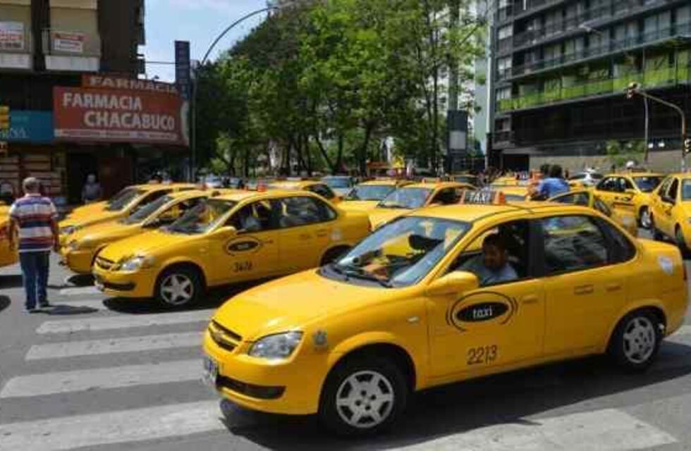 Taxistas de Córdoba amagan con un paro en Nochebuena